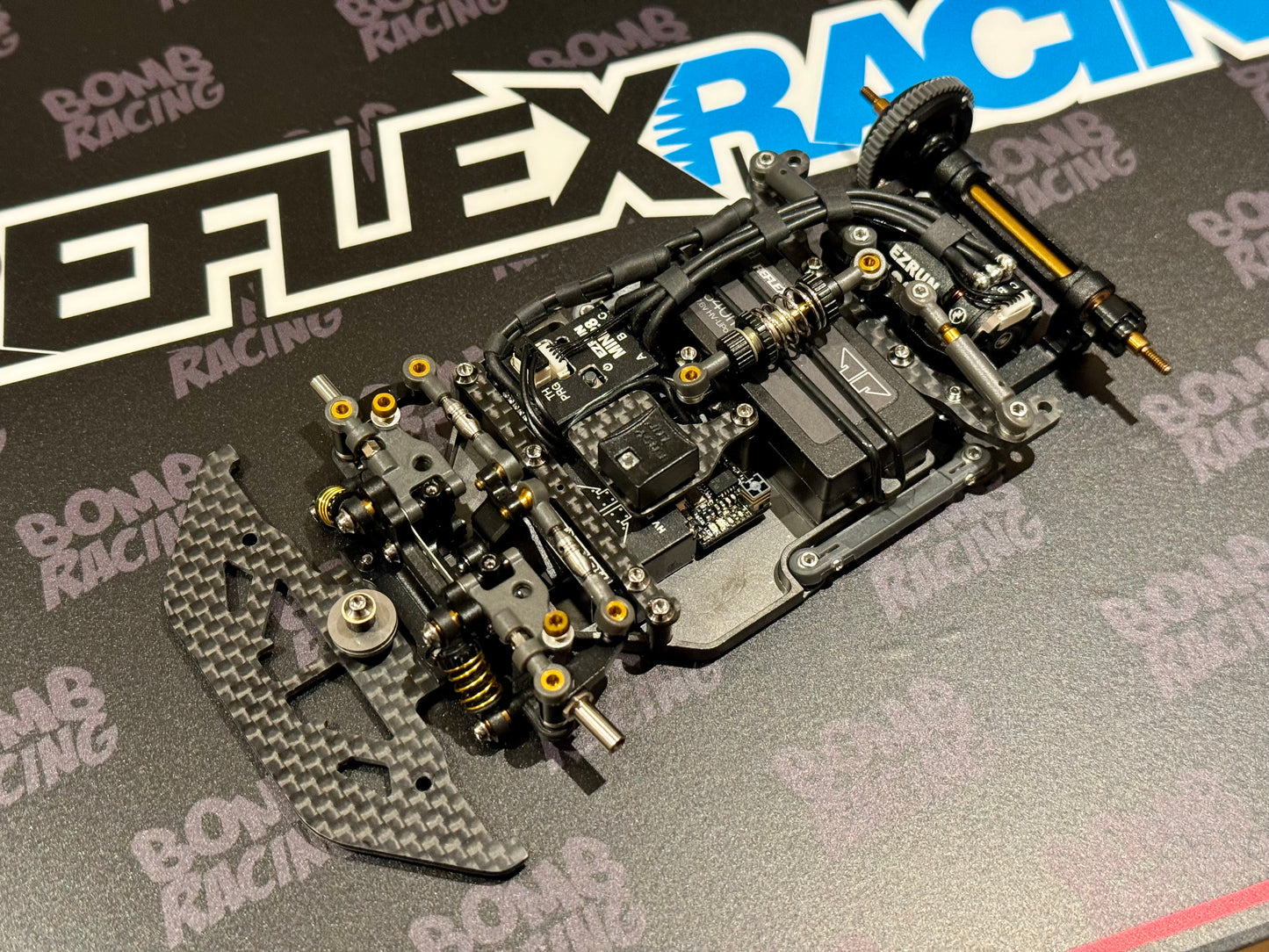 Reflex Racing RX28SE Champions Edition – Bomb HQ